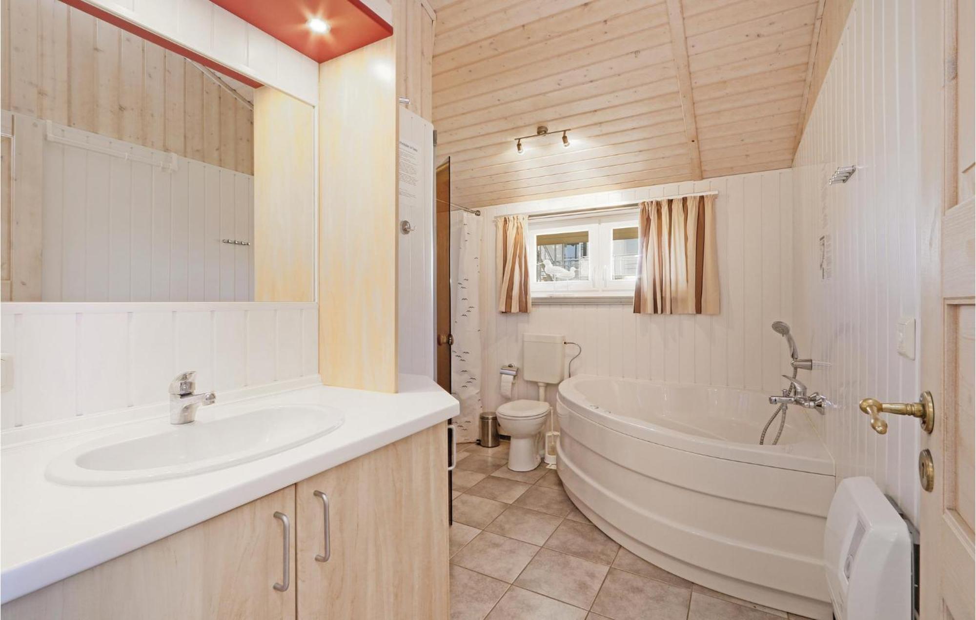 2 Bedroom Nice Home In Rechlin Εξωτερικό φωτογραφία